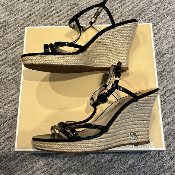 Michael Kors Sandals - Picture 4 of 7